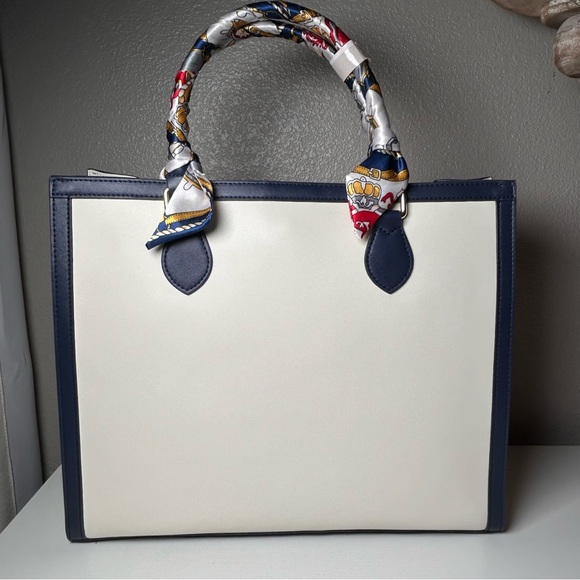 Novara Tote Bag by Zanae – Navy Genuine Leather Tote - Picture 4 of 15